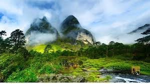 Makalu Circuit Trek following the Yeti Foot- prints
